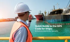 Mann mit Helm und Warnweste spricht ins Funkgerät. Im Hintergrund Schiffe im Hafen. Titel: "Quick Guide to the ISPS Code for Ships".