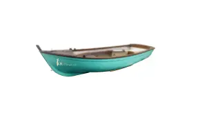 Ein kleines, türkisfarbenes Segelboot mit dem Schriftzug "Morgat 320" und einem stilisierten Symbol. Ein Beispiel für kleine Segelboote Typen.
