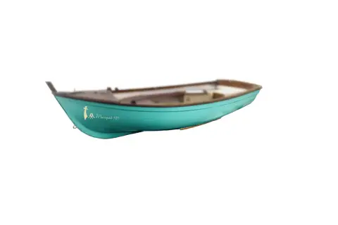 Ein kleines, türkisfarbenes Segelboot mit dem Schriftzug "Morgat 320" und einem stilisierten Symbol. Ein Beispiel für kleine Segelboote Typen.