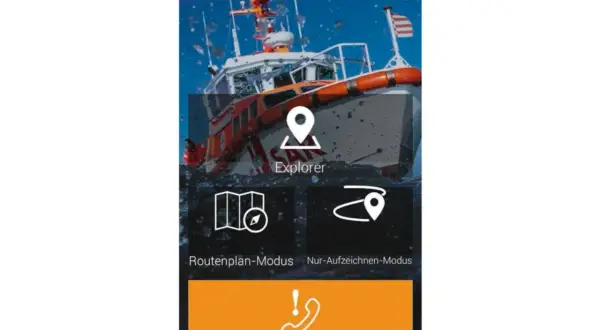 App-Bildschirm mit Seenotretter-Logo, Rettungsboot im Hintergrund und Optionen wie "Explorer", "Routenplan-Modus", "Nur-Aufzeichnen-Modus" und "Hilferuf" für einen Notruf.