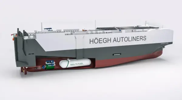 Schnittdarstellung eines Höegh Autoliners, eines Mehrzweck-Autotransporters, mit sichtbarem Multi-Fuel-Tank und Antriebssystem.
