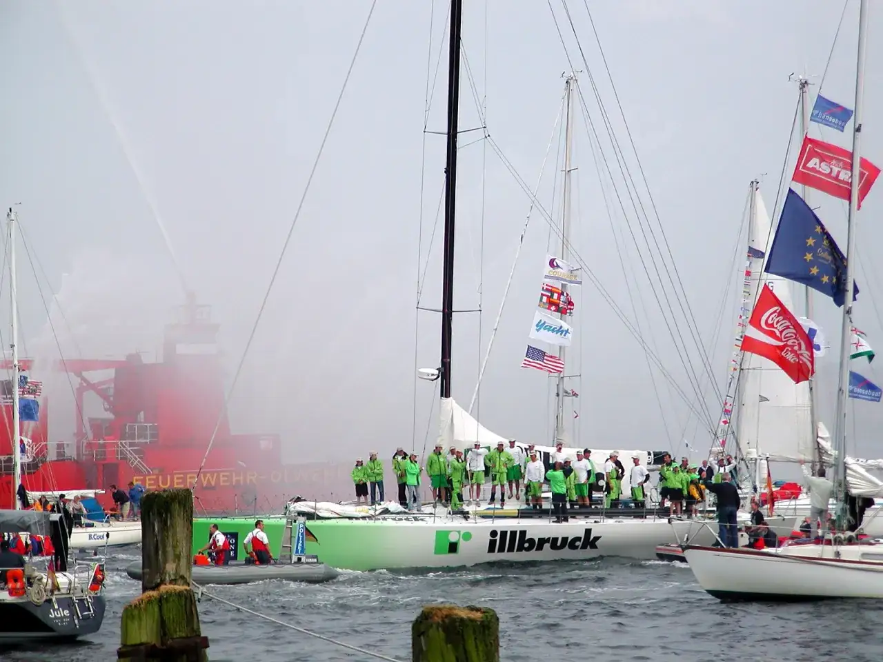 Segelboot mit der Aufschrift