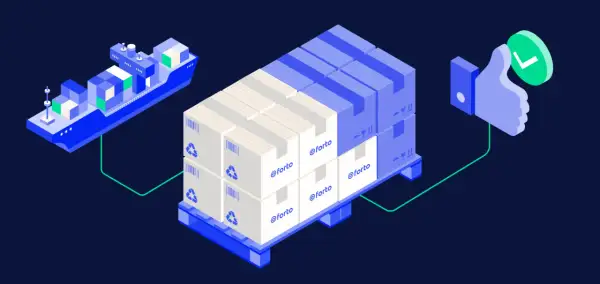 Containerfrachter liefert Paletten mit Kartons. Daumen hoch-Symbol zeigt erfolgreiches maritime Management.